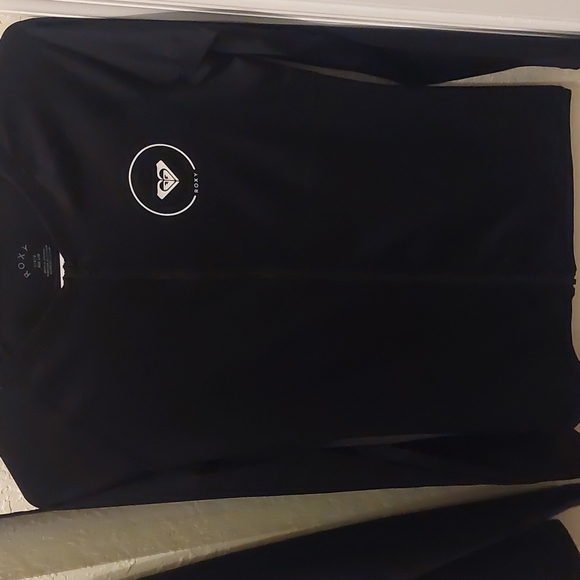 ROXY Essentials Long Sleeve Zip-Up UPF 50 Rashguard Blk/White Size L NWT NEW - Picture 6 of 10